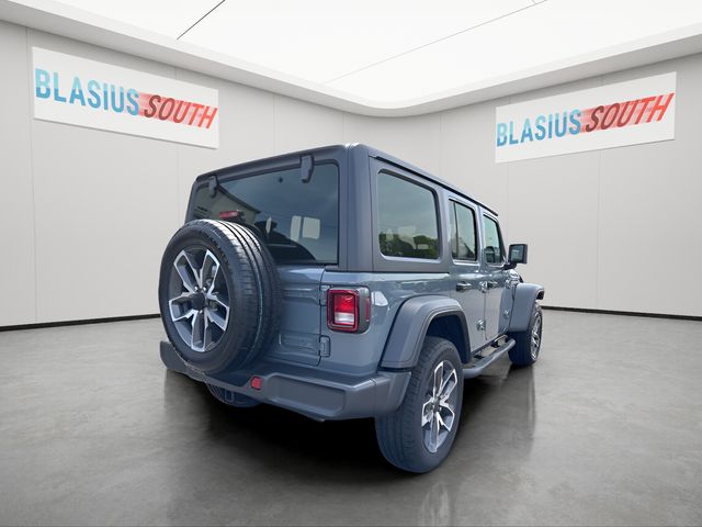 2024 Jeep Wrangler view 3