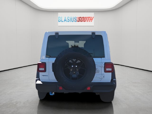 2024 Jeep Wrangler view 4
