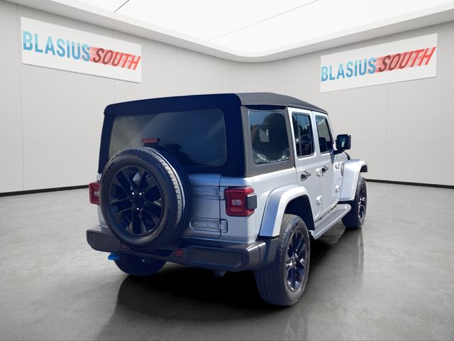 2024 Jeep Wrangler view 3