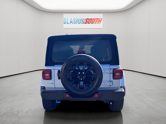 2024 Jeep Wrangler view 4