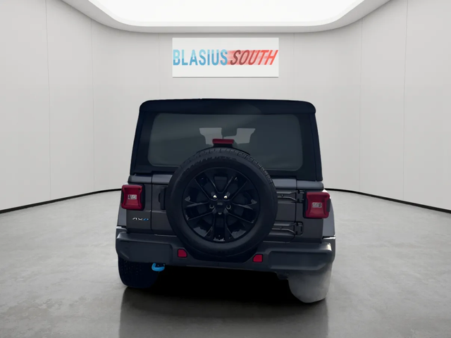 2024 Jeep Wrangler view 4
