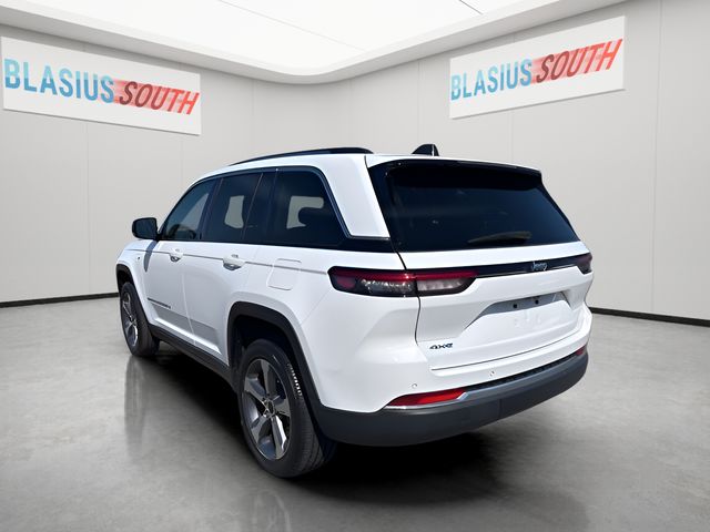 2023 Jeep Grand Cherokee view 5