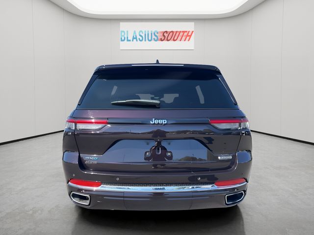2022 Jeep Grand Cherokee view 4