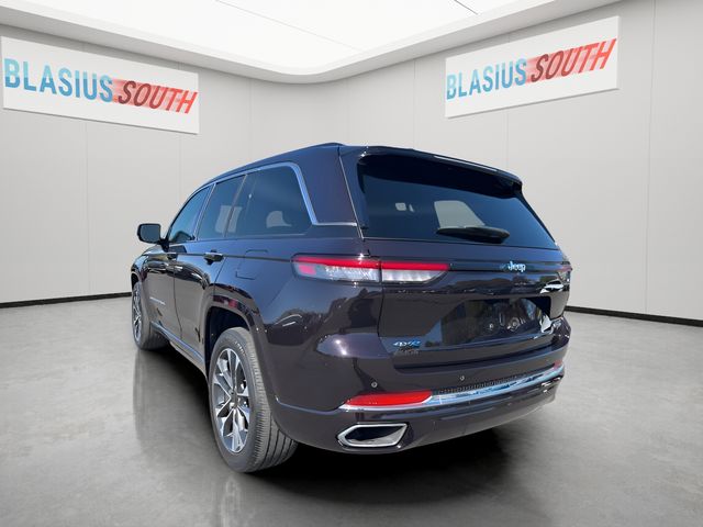 2022 Jeep Grand Cherokee view 5