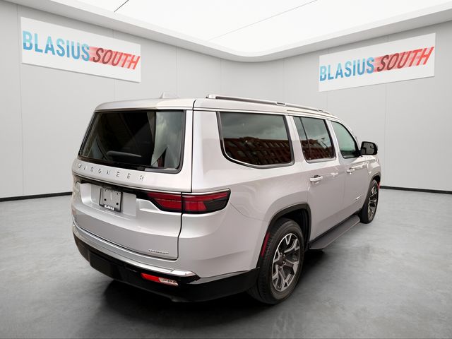 2023 Jeep Wagoneer view 3