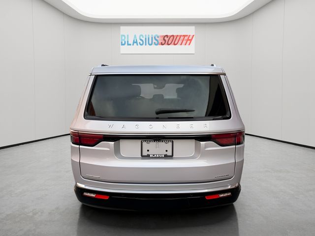 2023 Jeep Wagoneer view 4