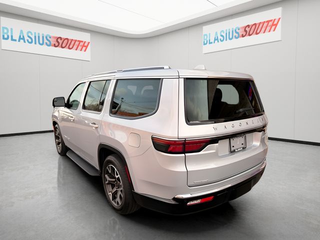 2023 Jeep Wagoneer view 5