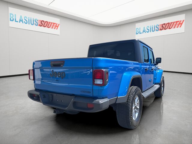 2020 Jeep Gladiator view 3