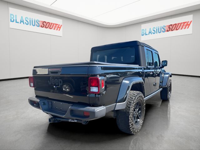 2022 Jeep Gladiator view 2
