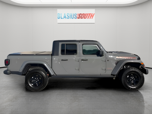2023 Jeep Gladiator view 2