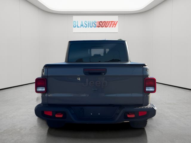 2023 Jeep Gladiator view 4