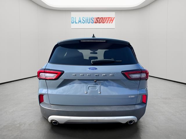 2023 Ford Escape Plug-In Hybrid view 4