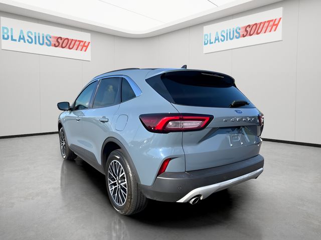 2023 Ford Escape Plug-In Hybrid view 5