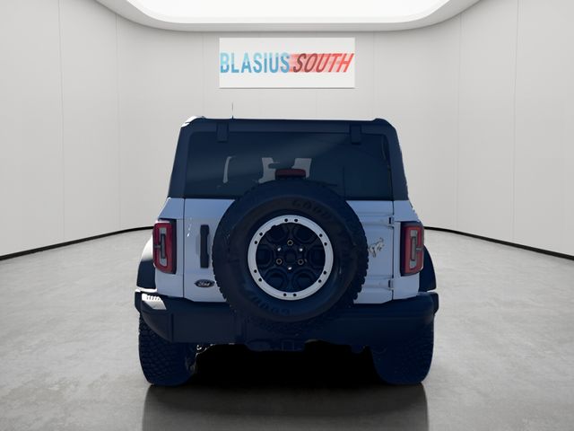 2023 Ford Bronco view 4