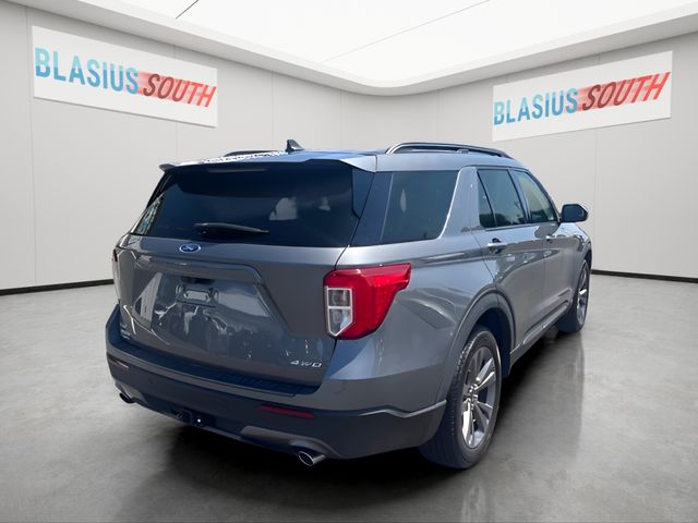2023 Ford Explorer view 3