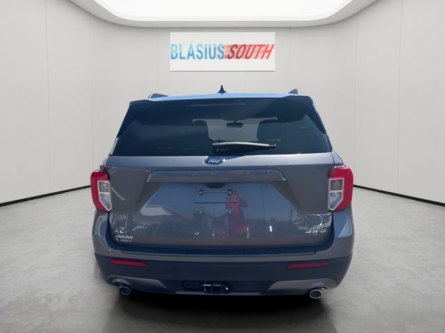 2023 Ford Explorer view 4