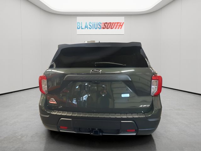 2021 Ford Explorer view 4