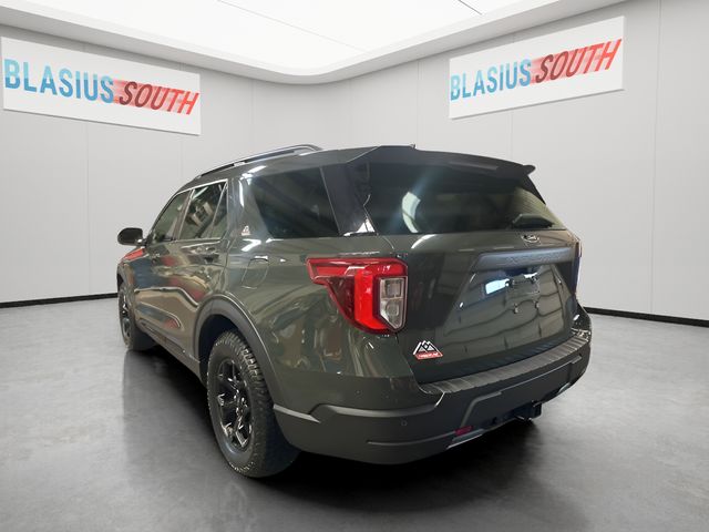 2021 Ford Explorer view 5