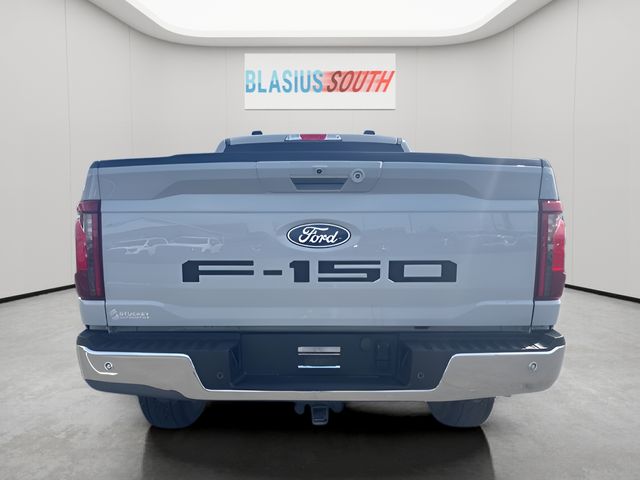 2024 Ford F-150 view 4