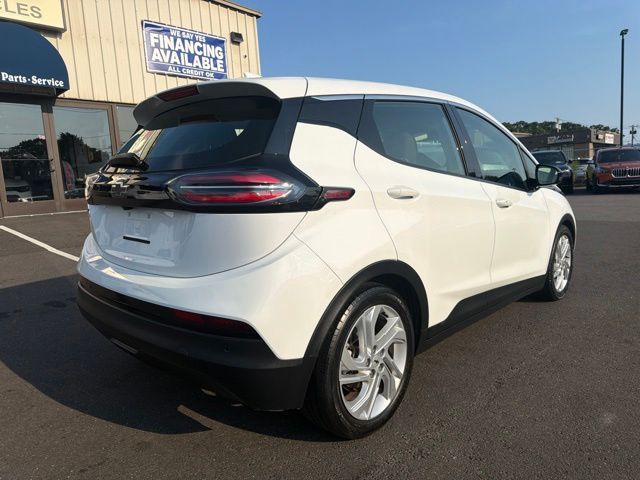 2022 Chevrolet Bolt EV view 3