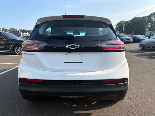 2022 Chevrolet Bolt EV view 4