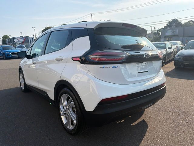2022 Chevrolet Bolt EV view 5