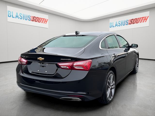2022 Chevrolet Malibu view 3