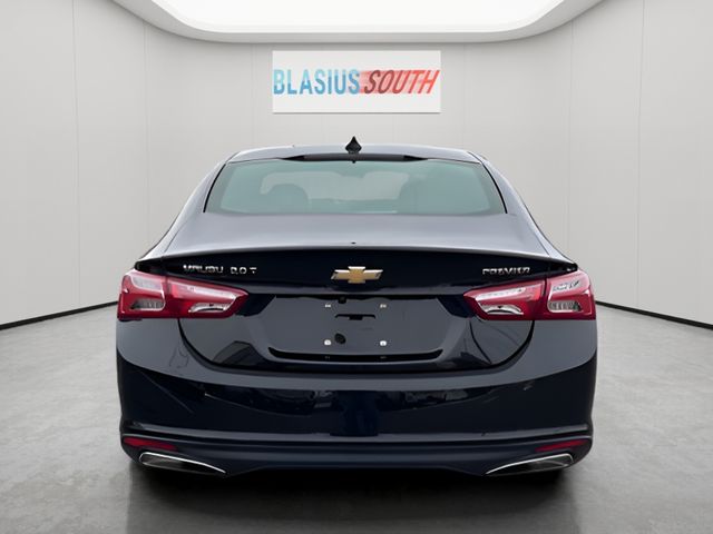 2022 Chevrolet Malibu view 4