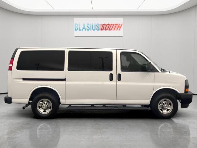 2023 Chevrolet Express 2500 view 2