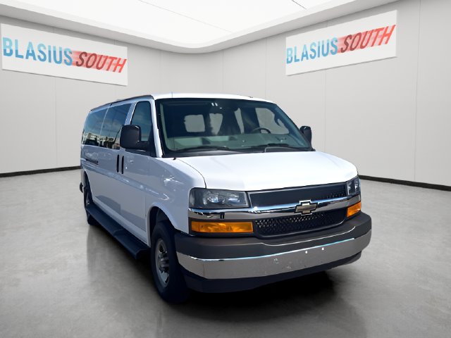 2025 Chevrolet Express 3500