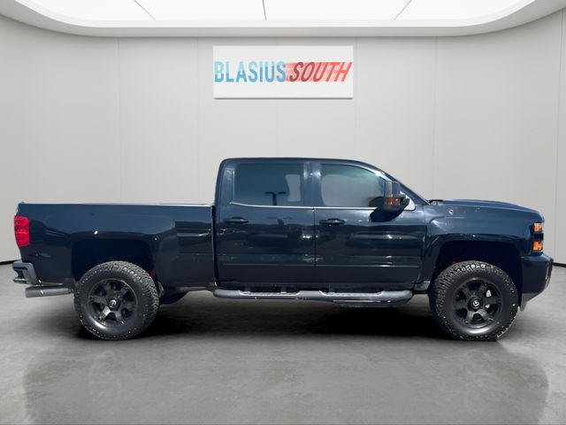 2017 Chevrolet Silverado 2500HD view 3