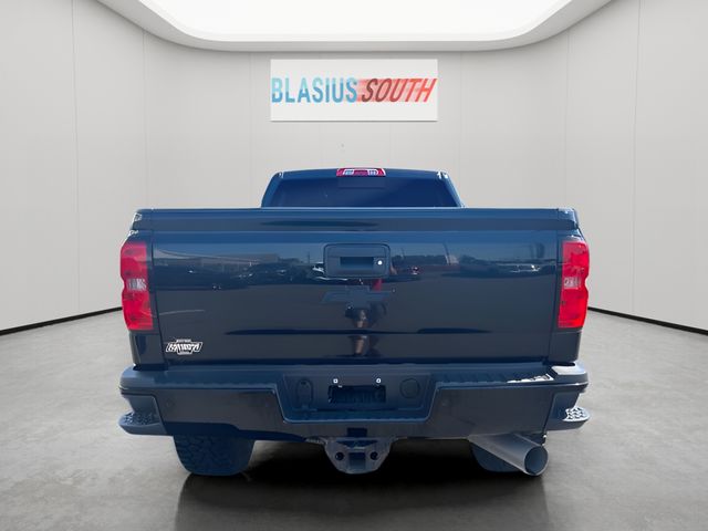 2017 Chevrolet Silverado 2500HD view 5