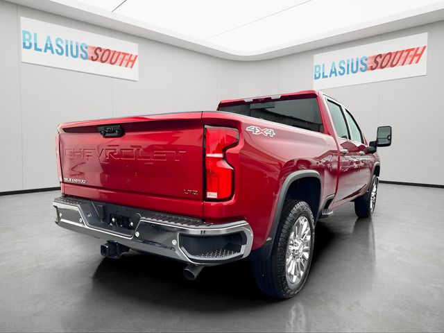 2025 Chevrolet Silverado 2500HD view 3