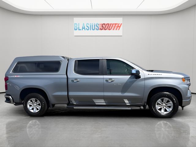 2023 Chevrolet Silverado 1500 view 2