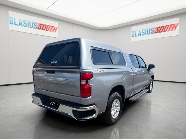 2023 Chevrolet Silverado 1500 view 3
