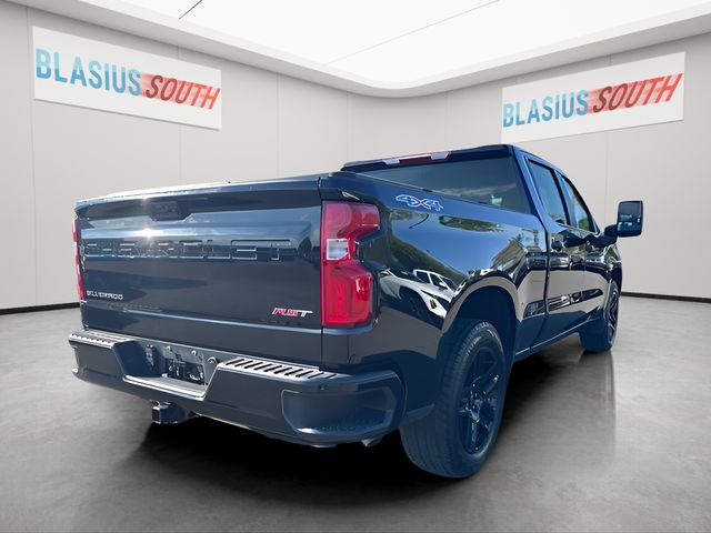 2023 Chevrolet Silverado 1500 view 3