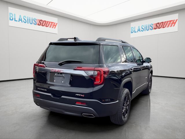 2023 GMC Acadia view 3