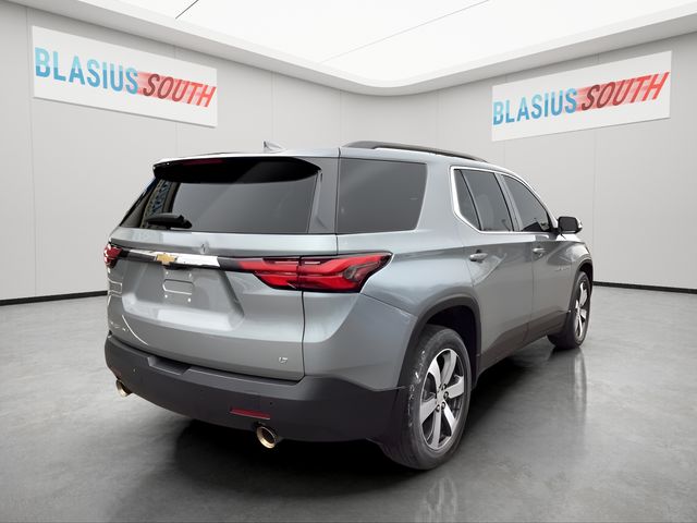 2023 Chevrolet Traverse view 3