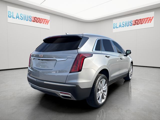 2024 Cadillac XT5 view 3