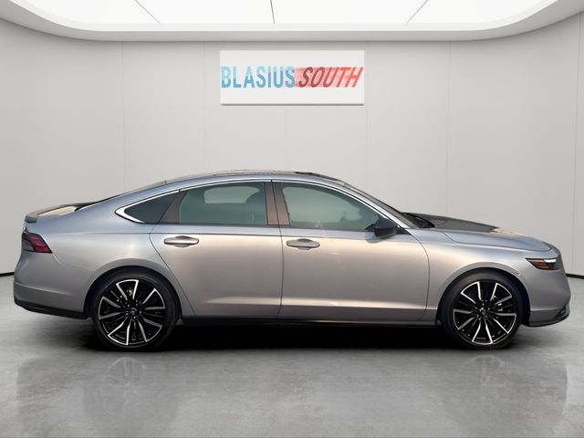 2023 Honda Accord Hybrid view 2