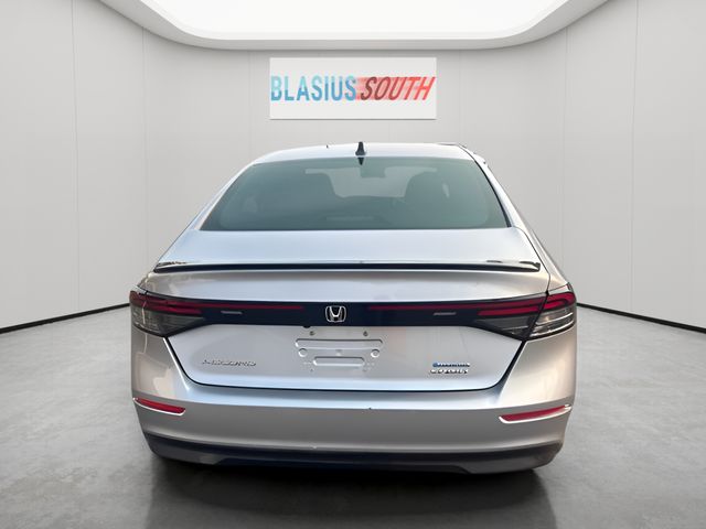 2023 Honda Accord Hybrid view 4