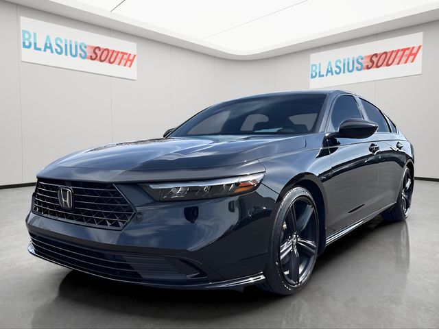 2025 Honda Accord Hybrid view 3