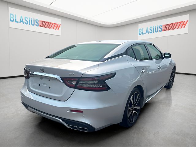 2023 Nissan Maxima view 3