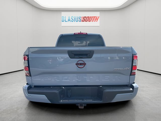 2023 Nissan Frontier view 4