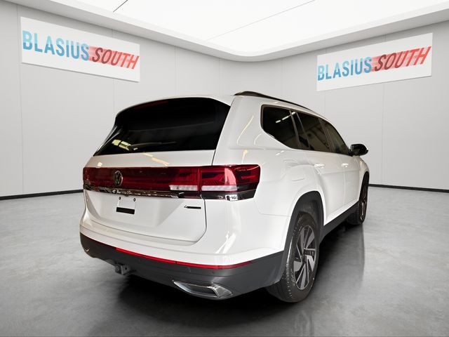 2025 Volkswagen Atlas view 3