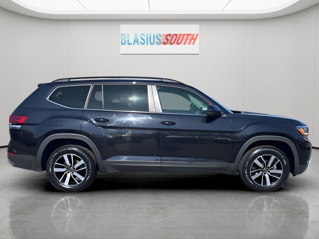 2023 Volkswagen Atlas view 2