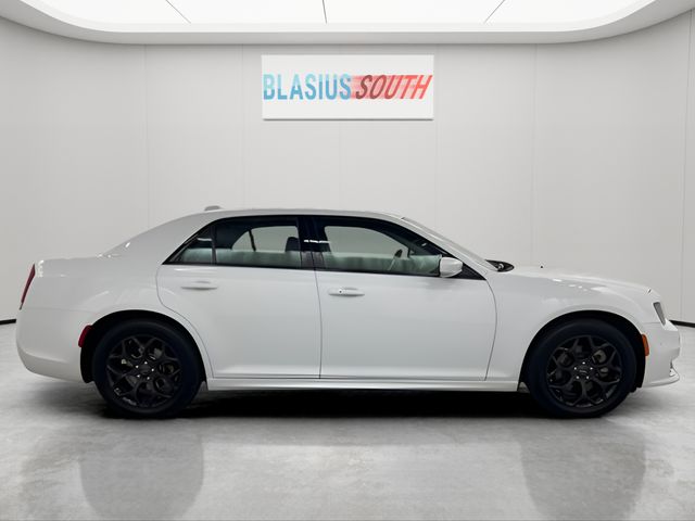 2023 Chrysler 300 view 2