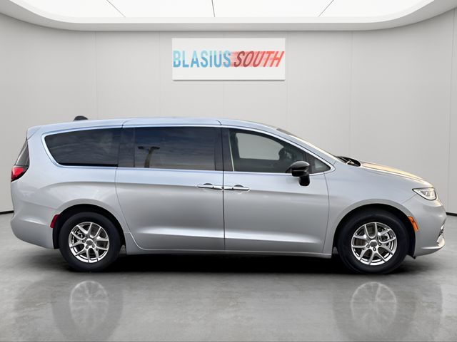 2024 Chrysler Pacifica view 2