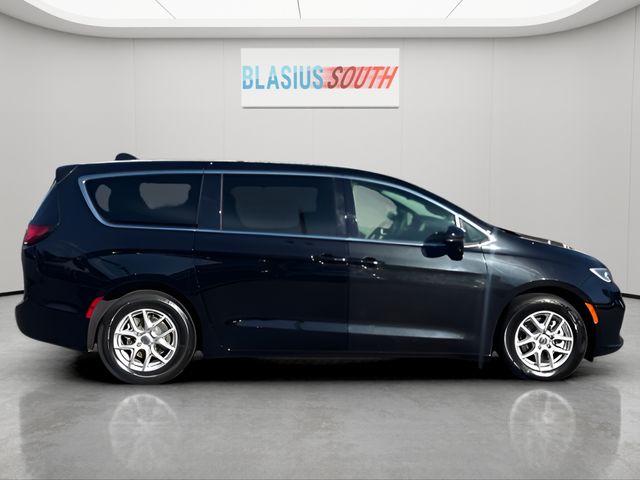 2024 Chrysler Pacifica view 2