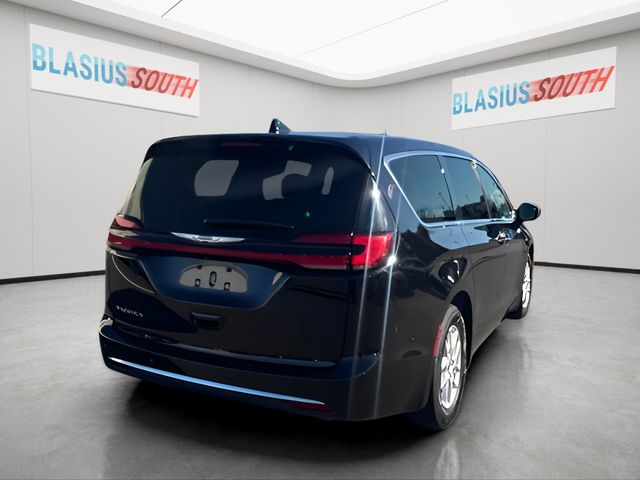 2024 Chrysler Pacifica view 3